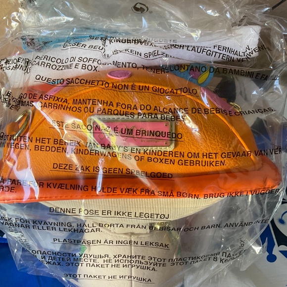 LOUNGEFLY ALICE IN WINDERLAND CATERPILLAR BAG NWT - Picture 2 of 4